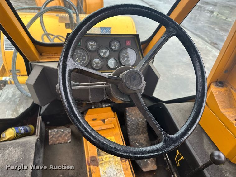 image for item LO9440 Trackless MT MT5T  municipal tractor