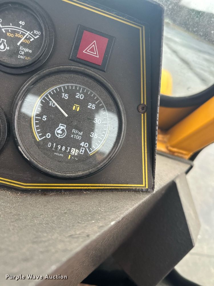 image for item LO9440 Trackless MT MT5T  municipal tractor