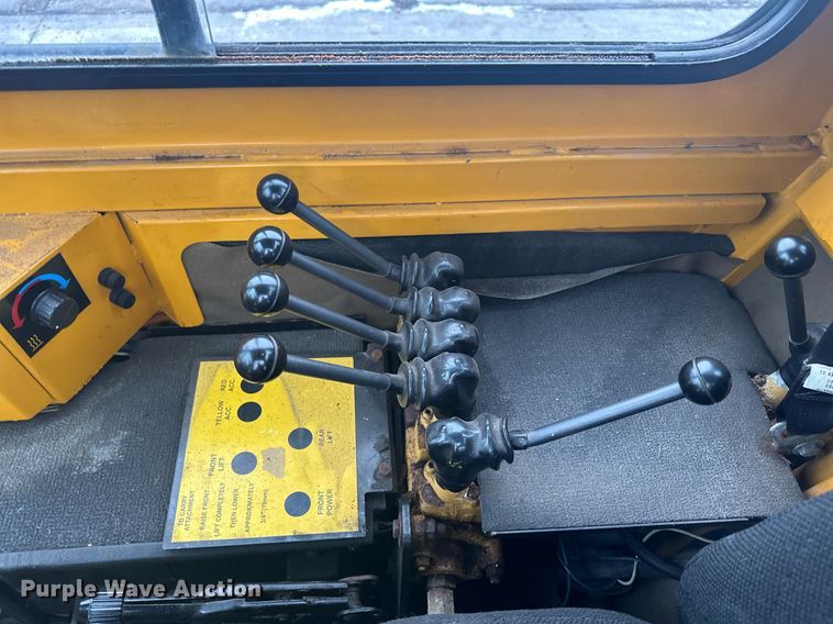 image for item LO9440 Trackless MT MT5T  municipal tractor