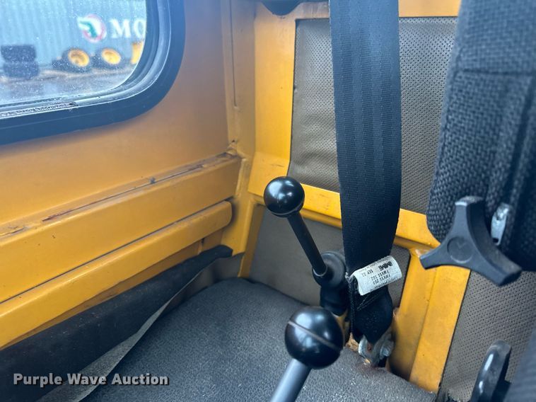 image for item LO9440 Trackless MT MT5T  municipal tractor