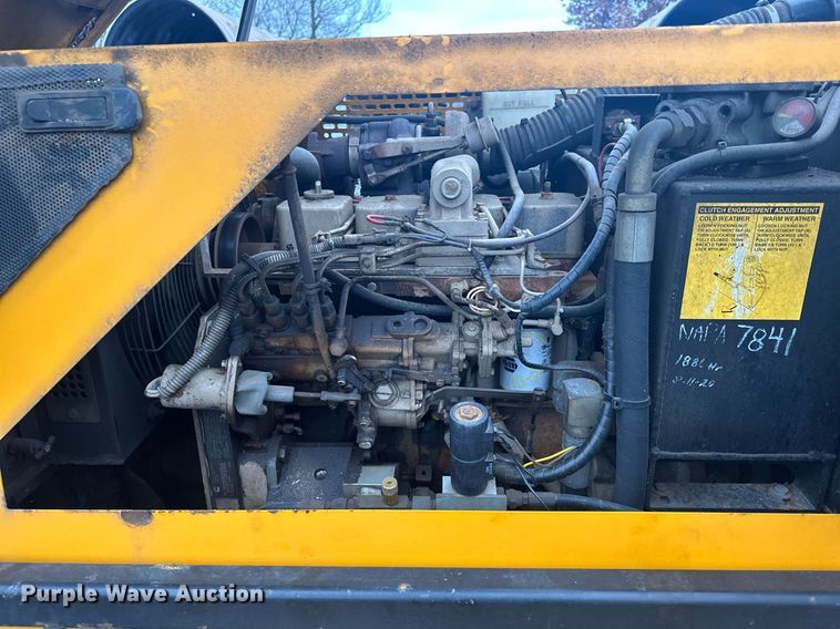 image for item LO9440 Trackless MT MT5T  municipal tractor