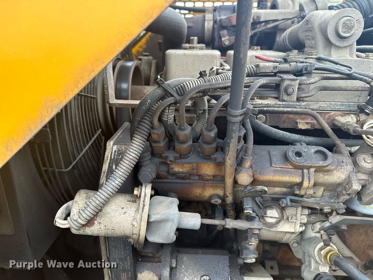 image for item LO9440 Trackless MT MT5T  municipal tractor