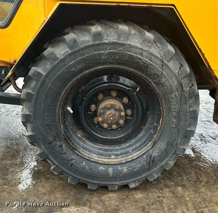 image for item LO9440 Trackless MT MT5T  municipal tractor