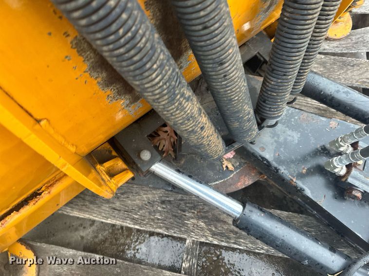 image for item LO9440 Trackless MT MT5T  municipal tractor