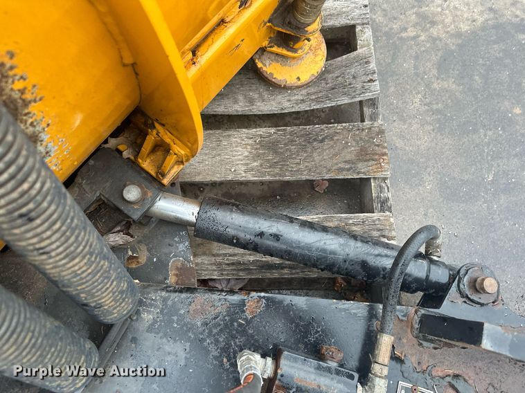 image for item LO9440 Trackless MT MT5T  municipal tractor