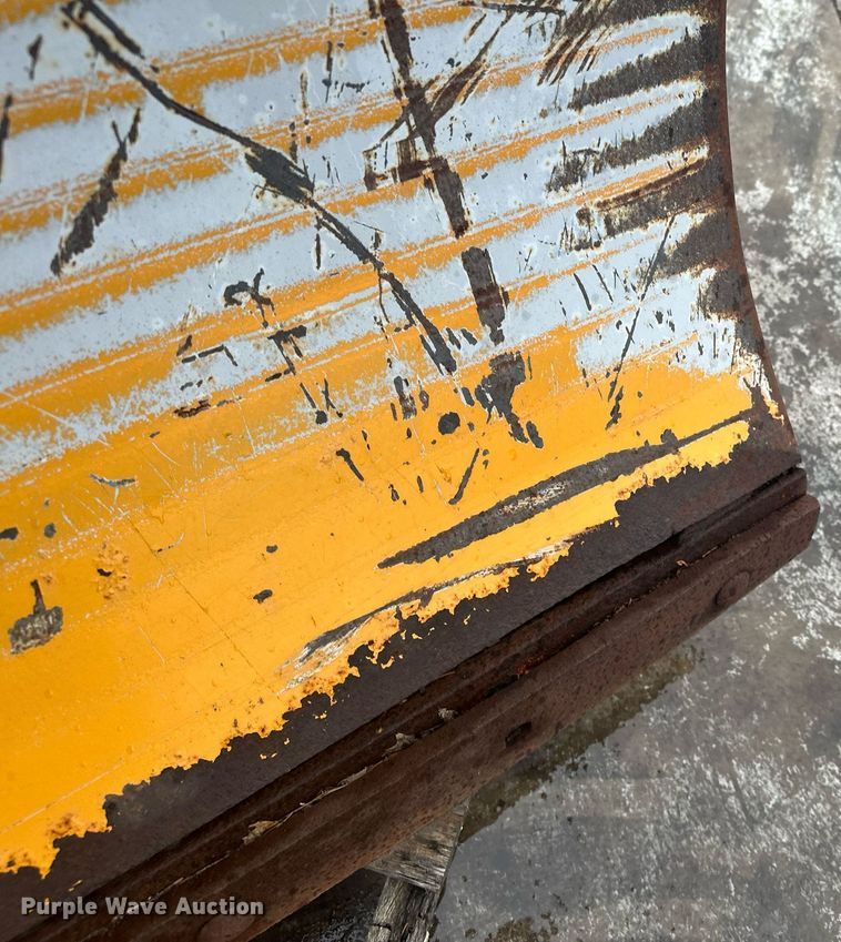 image for item LO9440 Trackless MT MT5T  municipal tractor