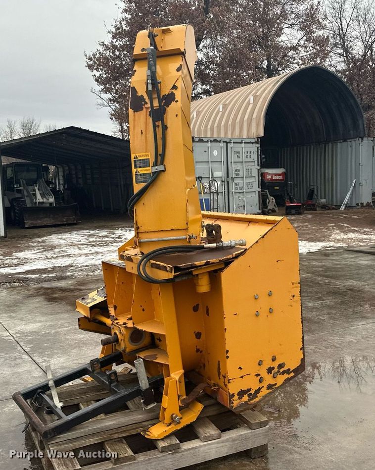 image for item LO9440 Trackless MT MT5T  municipal tractor