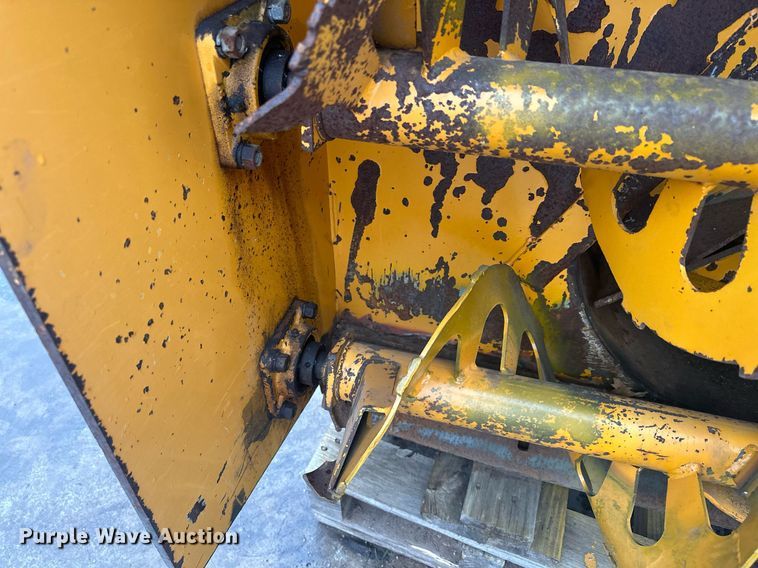 image for item LO9440 Trackless MT MT5T  municipal tractor