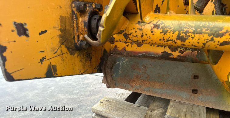 image for item LO9440 Trackless MT MT5T  municipal tractor