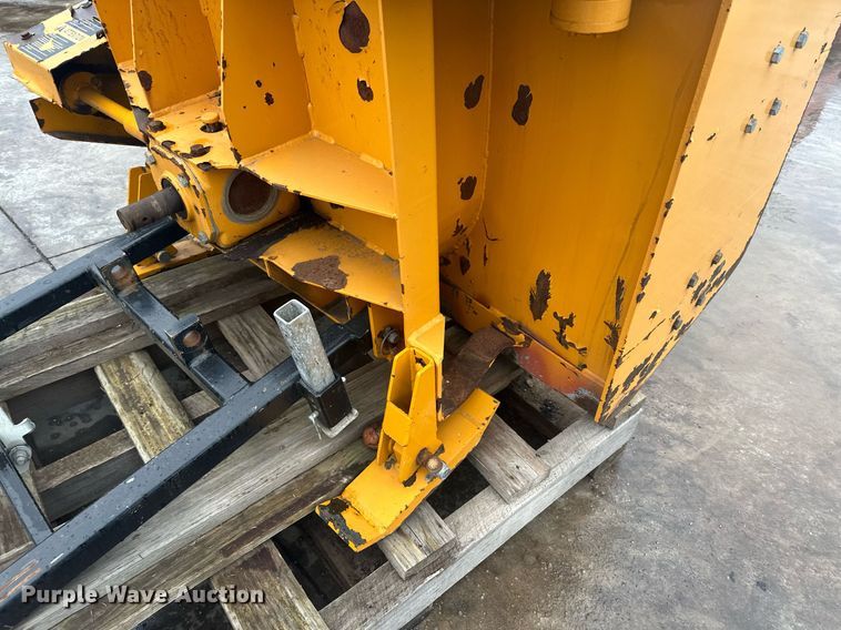 image for item LO9440 Trackless MT MT5T  municipal tractor