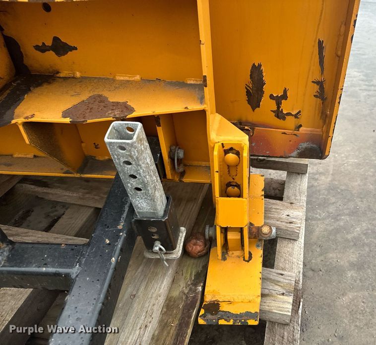 image for item LO9440 Trackless MT MT5T  municipal tractor