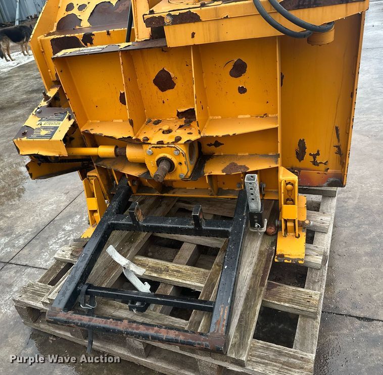 image for item LO9440 Trackless MT MT5T  municipal tractor