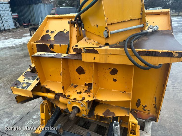 image for item LO9440 Trackless MT MT5T  municipal tractor