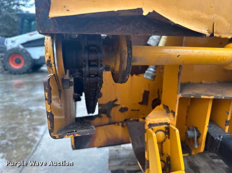 image for item LO9440 Trackless MT MT5T  municipal tractor