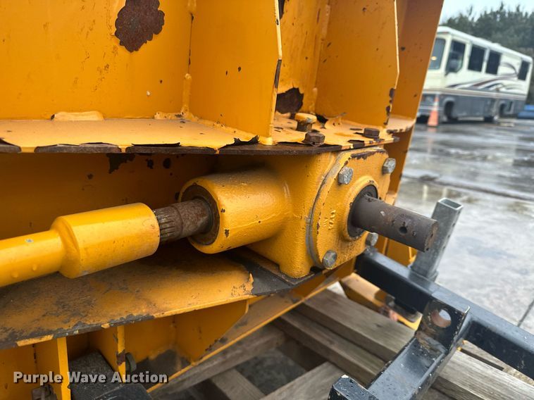 image for item LO9440 Trackless MT MT5T  municipal tractor