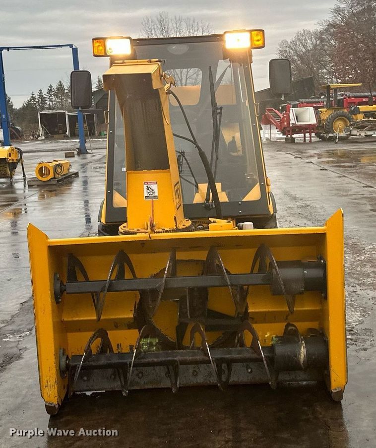 image for item LO9441 2012 MB MSV  municipal tractor