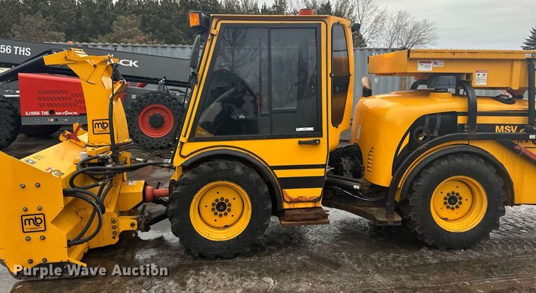 image for item LO9441 2012 MB MSV  municipal tractor