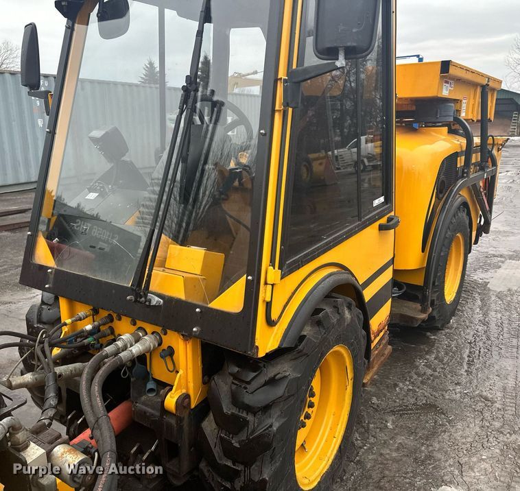 image for item LO9441 2012 MB MSV  municipal tractor