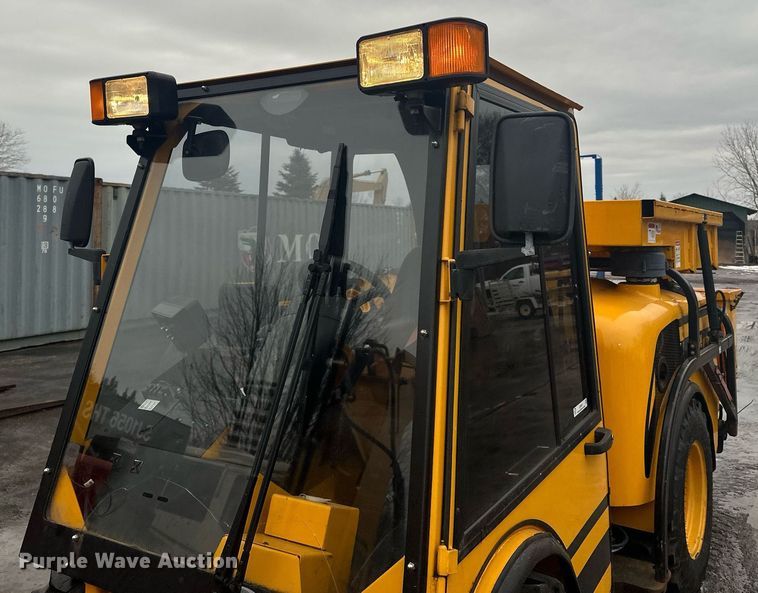 image for item LO9441 2012 MB MSV  municipal tractor