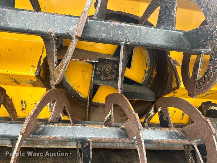 image for item LO9441 2012 MB MSV  municipal tractor