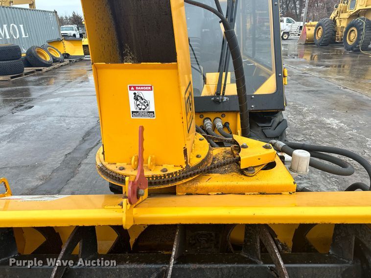 image for item LO9441 2012 MB MSV  municipal tractor