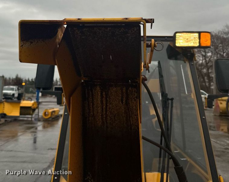 image for item LO9441 2012 MB MSV  municipal tractor