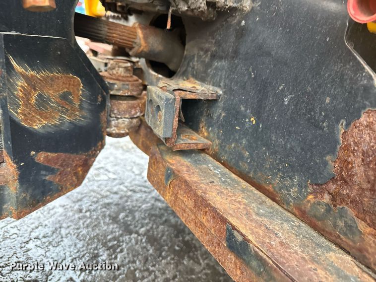 image for item LO9441 2012 MB MSV  municipal tractor