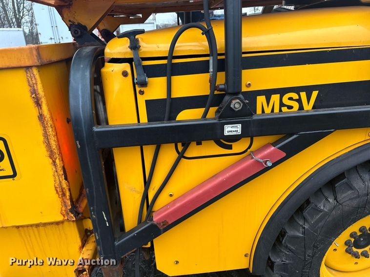 image for item LO9441 2012 MB MSV  municipal tractor