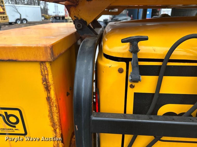 image for item LO9441 2012 MB MSV  municipal tractor