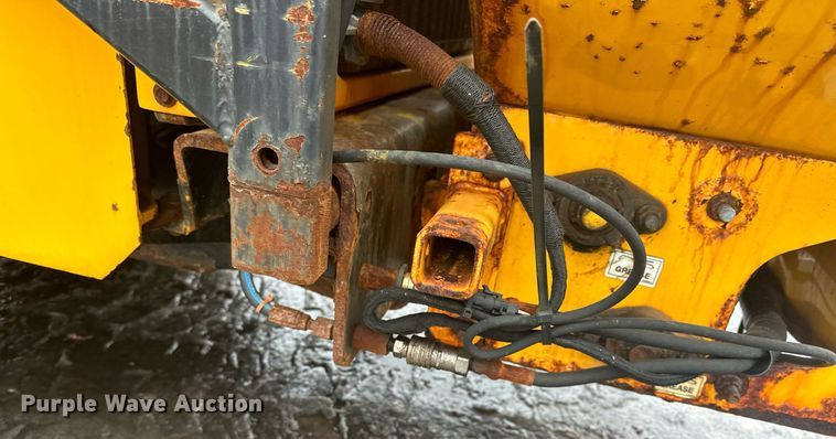 image for item LO9441 2012 MB MSV  municipal tractor