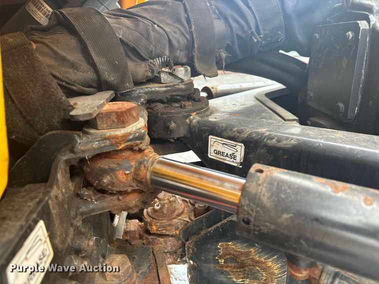 image for item LO9441 2012 MB MSV  municipal tractor