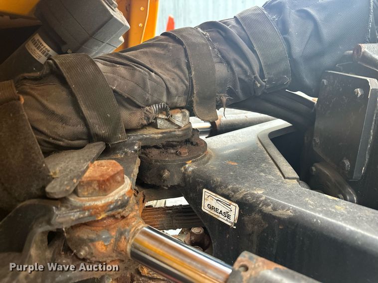 image for item LO9441 2012 MB MSV  municipal tractor