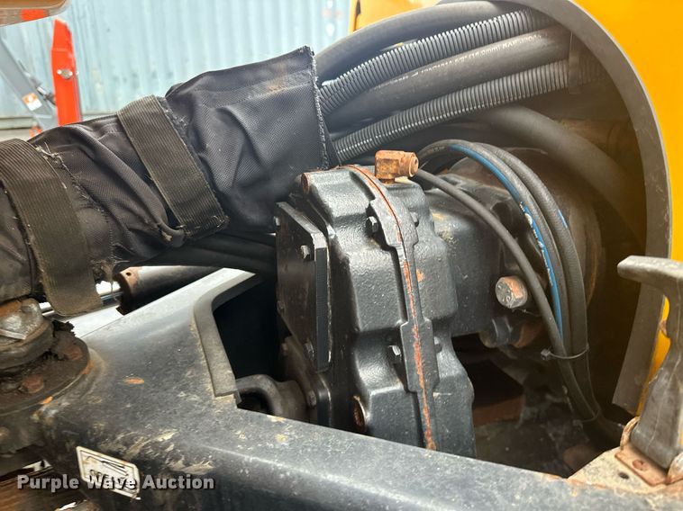 image for item LO9441 2012 MB MSV  municipal tractor