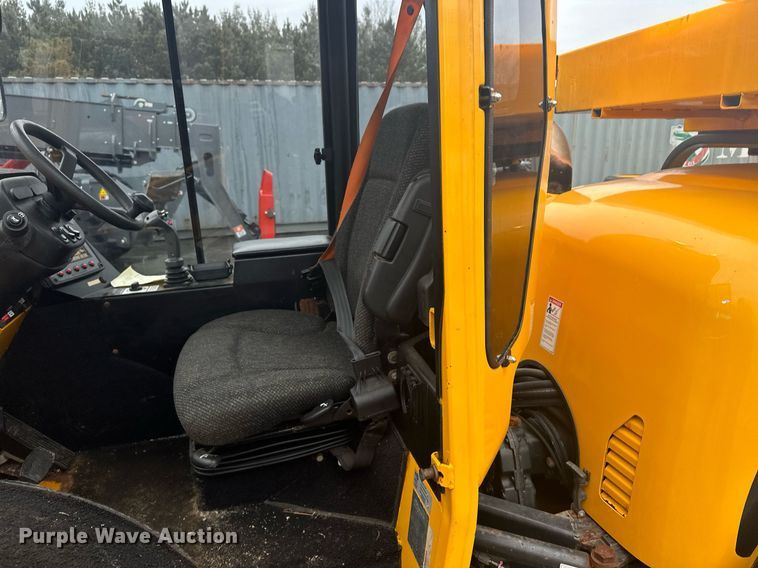 image for item LO9441 2012 MB MSV  municipal tractor