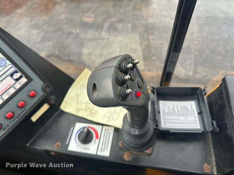 image for item LO9441 2012 MB MSV  municipal tractor