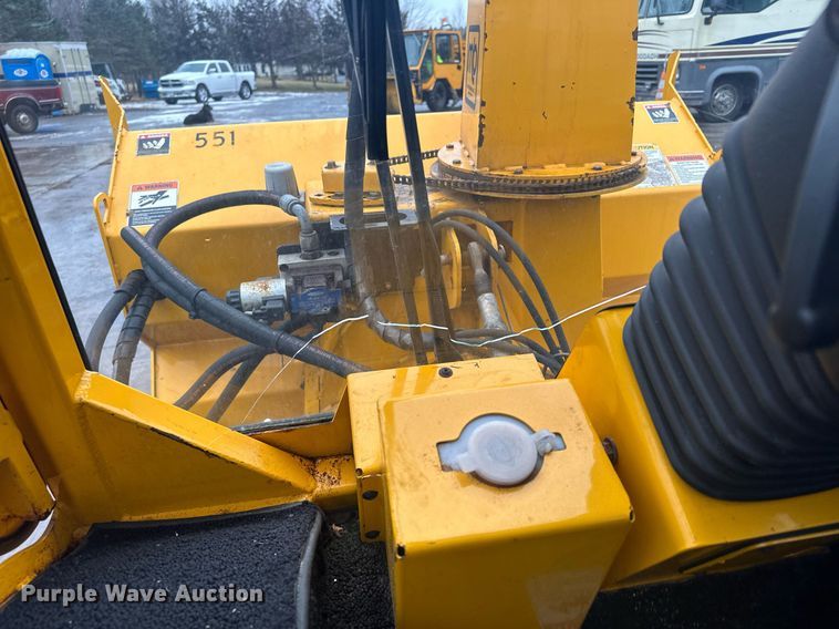 image for item LO9441 2012 MB MSV  municipal tractor