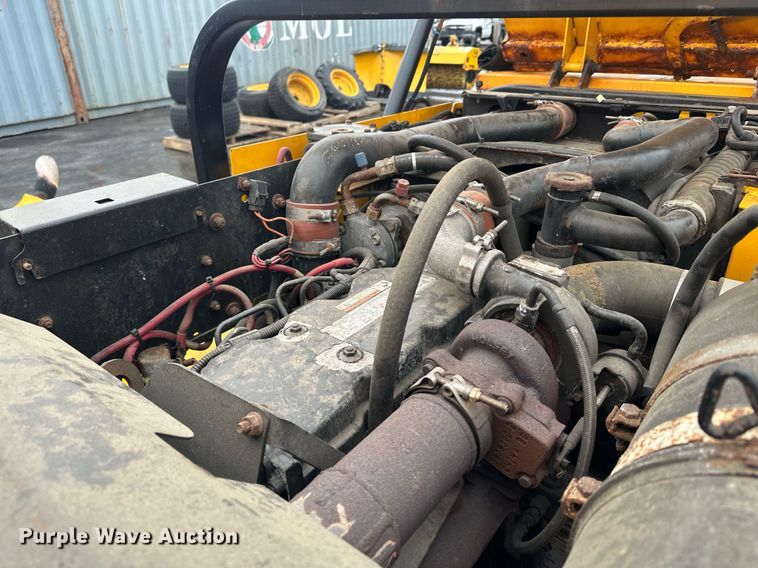 image for item LO9441 2012 MB MSV  municipal tractor