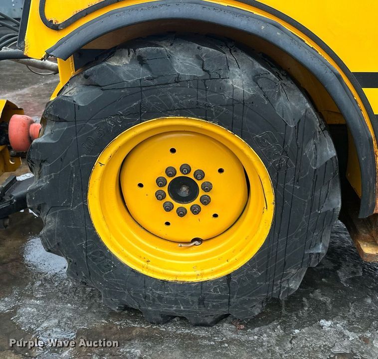 image for item LO9441 2012 MB MSV  municipal tractor