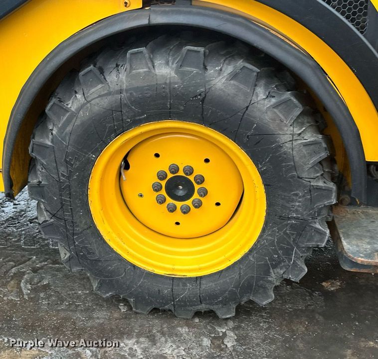 image for item LO9441 2012 MB MSV  municipal tractor