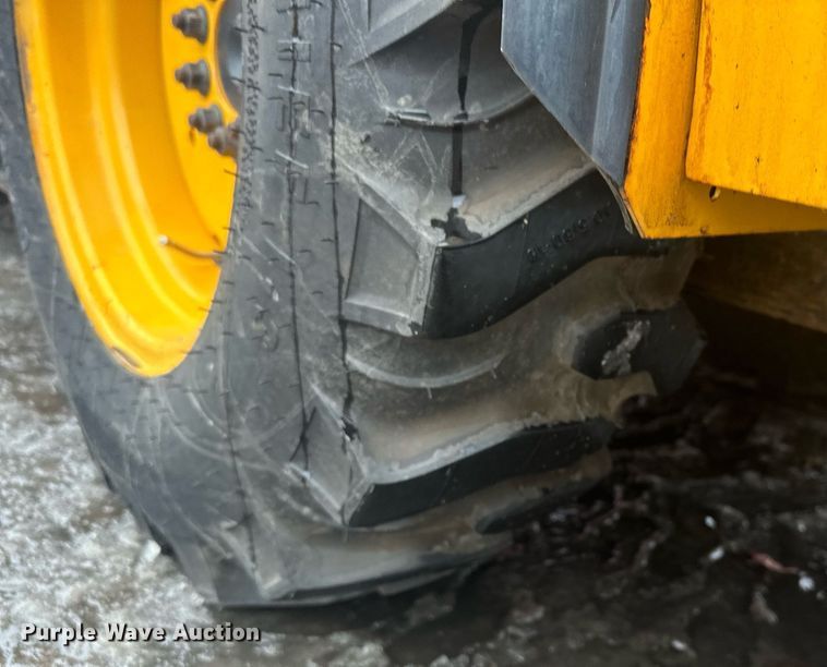 image for item LO9441 2012 MB MSV  municipal tractor