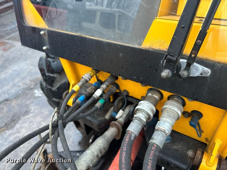 image for item LO9441 2012 MB MSV  municipal tractor