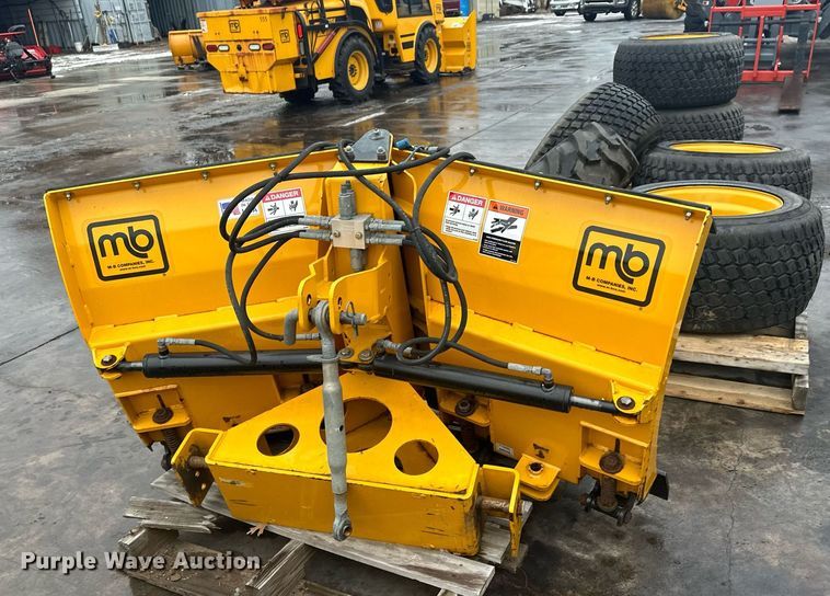 image for item LO9441 2012 MB MSV  municipal tractor