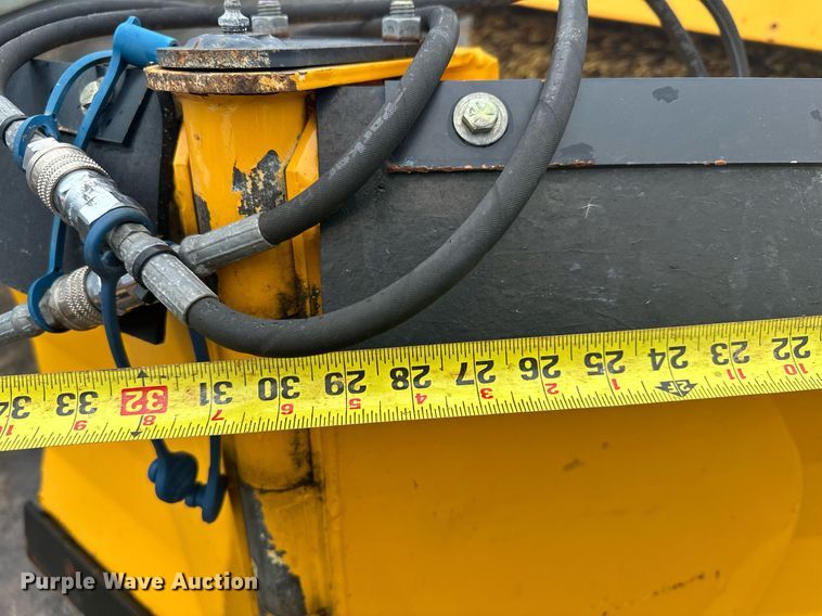 image for item LO9441 2012 MB MSV  municipal tractor