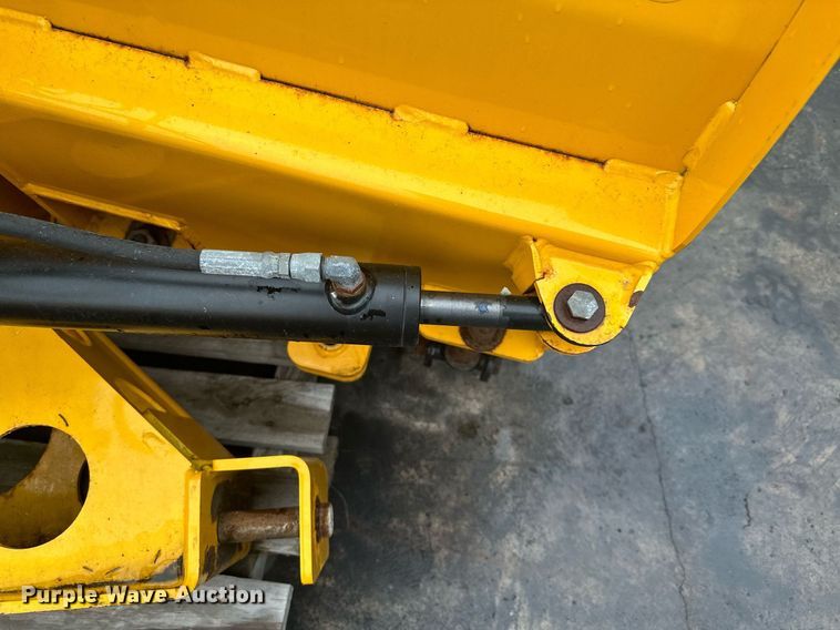 image for item LO9441 2012 MB MSV  municipal tractor