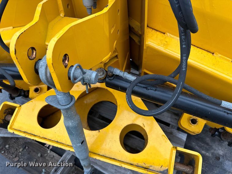 image for item LO9441 2012 MB MSV  municipal tractor