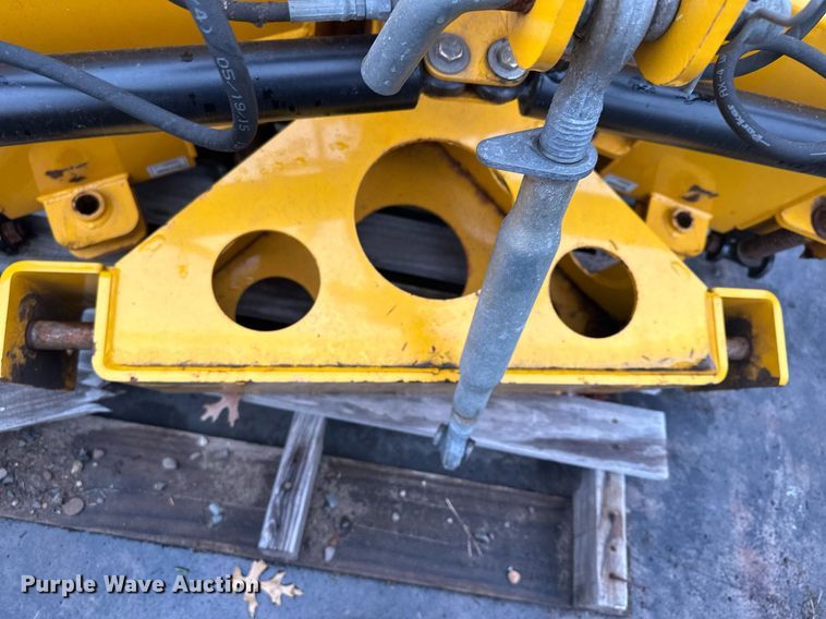 image for item LO9441 2012 MB MSV  municipal tractor