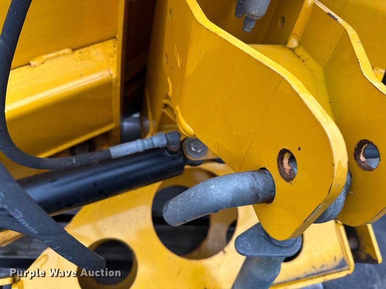 image for item LO9441 2012 MB MSV  municipal tractor