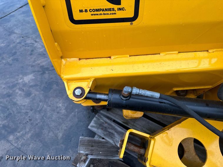 image for item LO9441 2012 MB MSV  municipal tractor