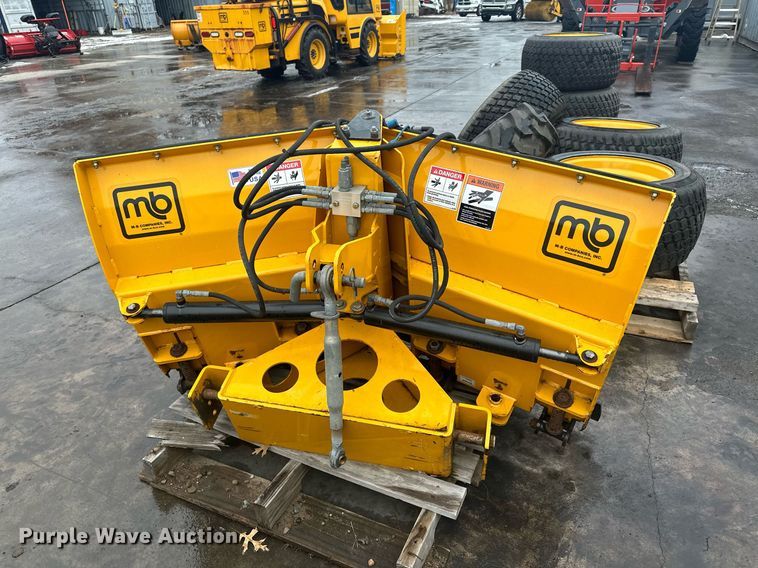 image for item LO9441 2012 MB MSV  municipal tractor