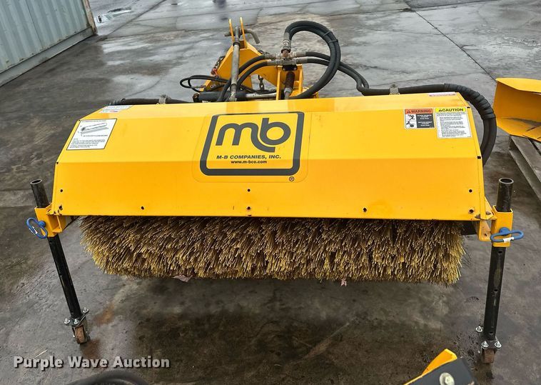 image for item LO9441 2012 MB MSV  municipal tractor